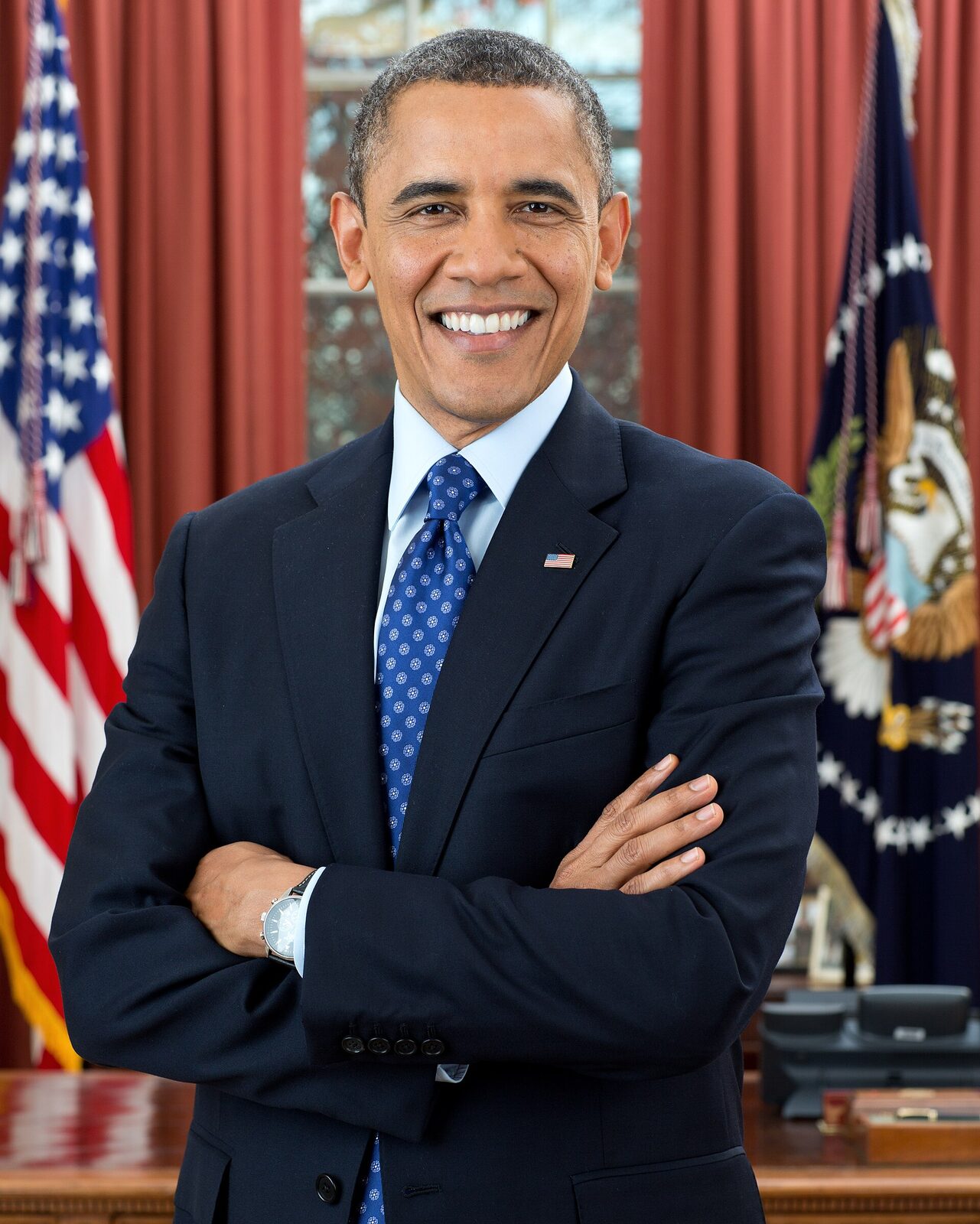 Official portrait of President Barack Obama in the Oval Office, 2012.